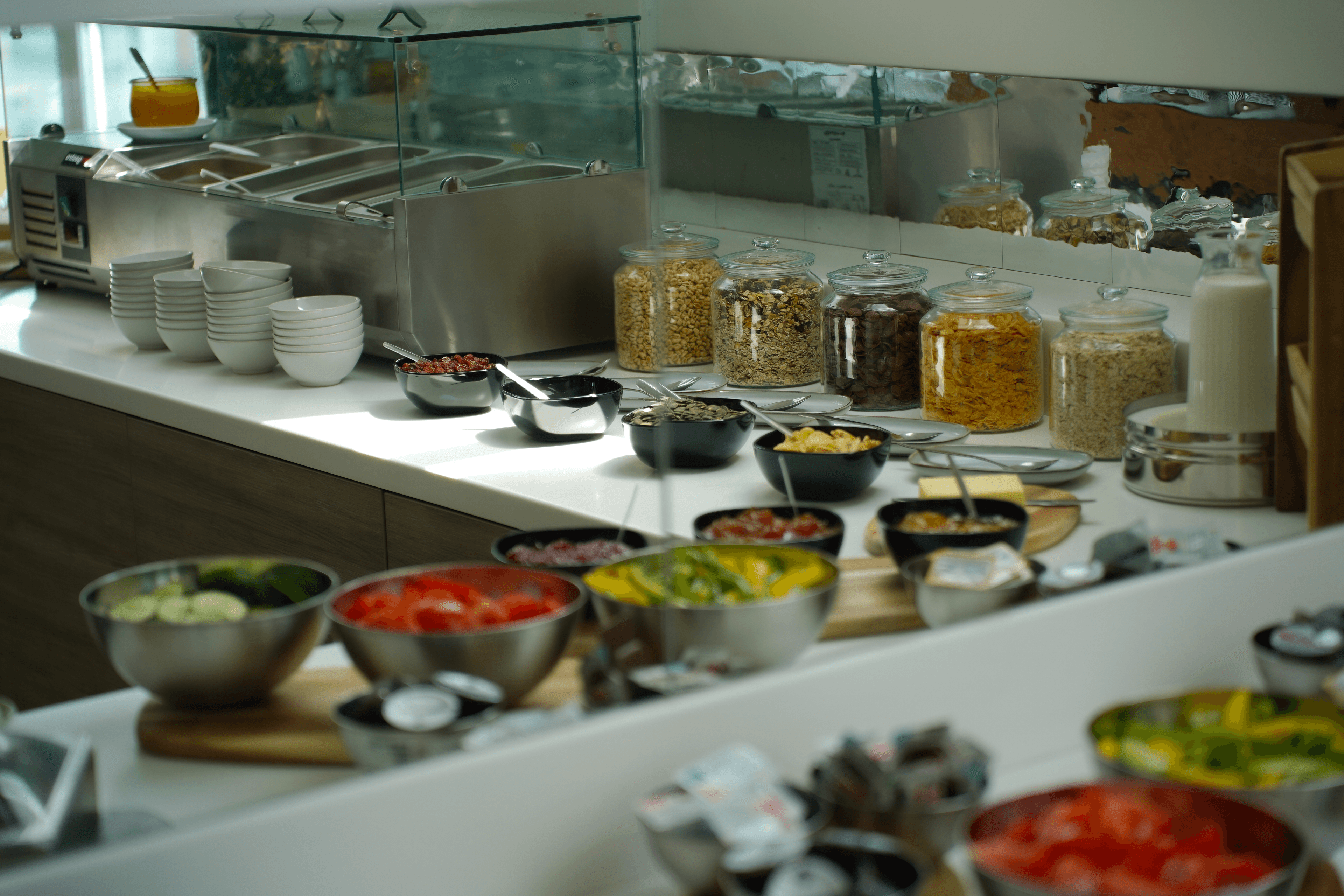 Muesli and breakfast buffet at Hotel BEE GREEN Schönbrunn